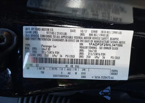 2017 Ford Focus Se z USA, uszkodzony, nr VIN 1FADP3F25HL347086